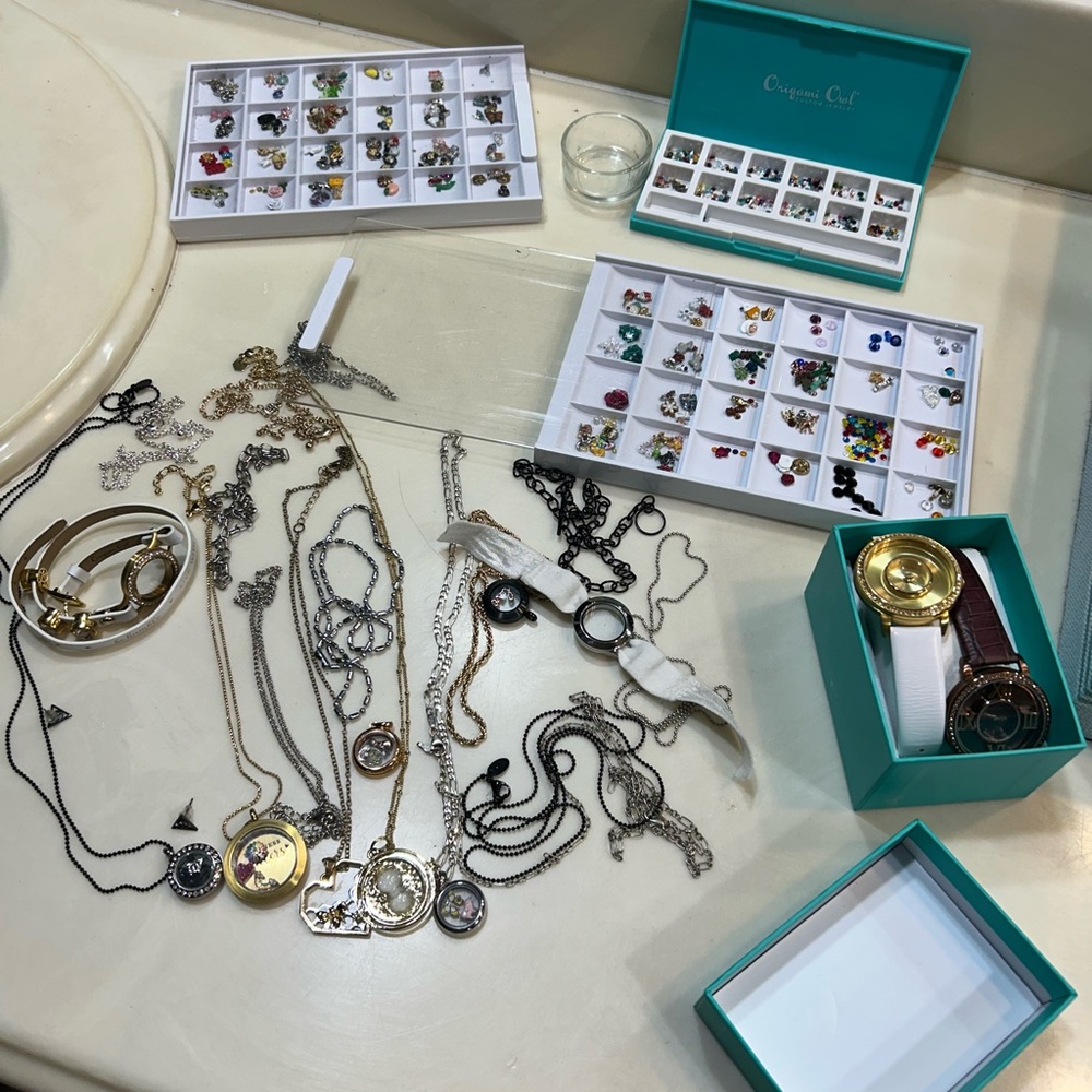 Huge origami owl lot chains lockets earrings charms Swavorski crystals stardust